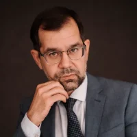 Адвокат Р.Б.Е. Групп